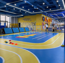 少儿体适能场馆环境实景图,代表甜橙约课适配的 Kids Fitness 场景